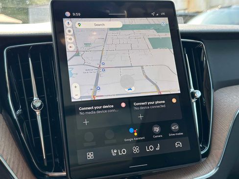 New 2026 Volvo XC60 B5 Plus w/ Climate Package image 27