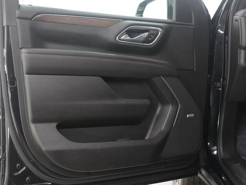 Used 2021 Chevrolet Suburban High Country w/ Premium Package image 22