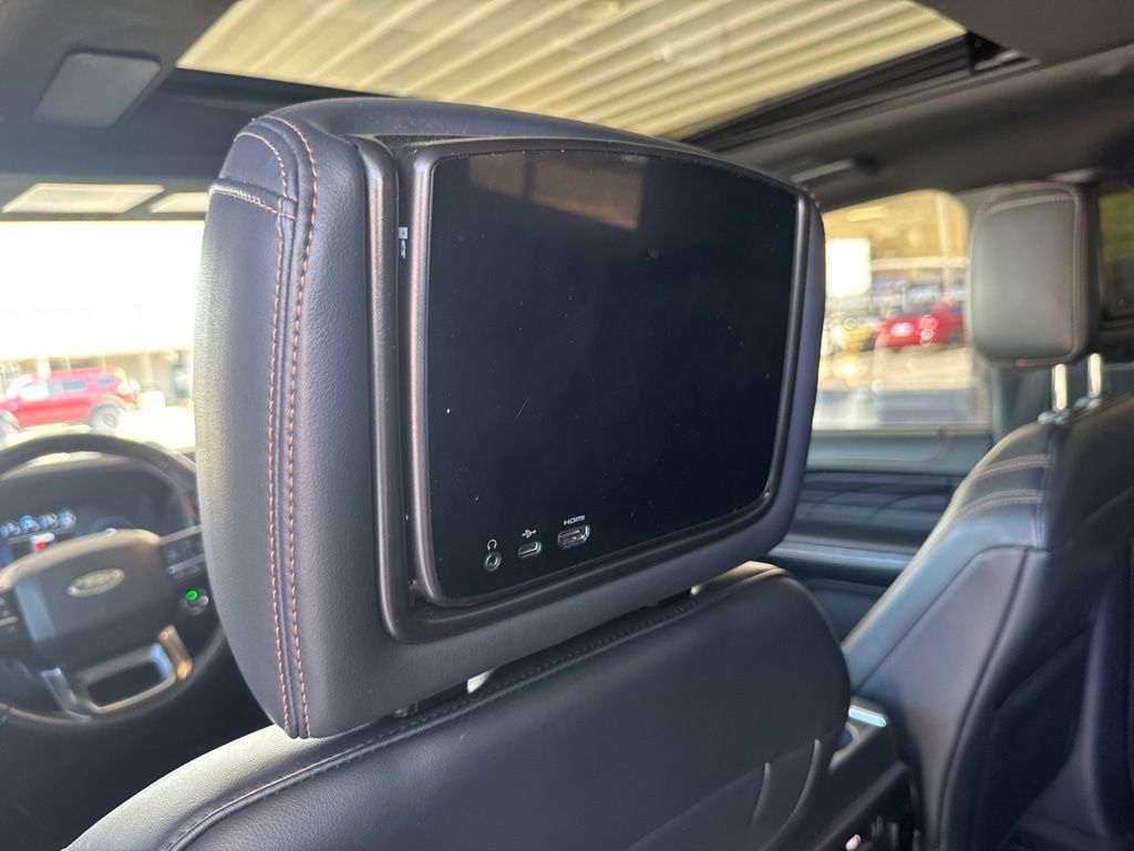 Used 2023 Ford Expedition Max Platinum AWD/4WD image 18