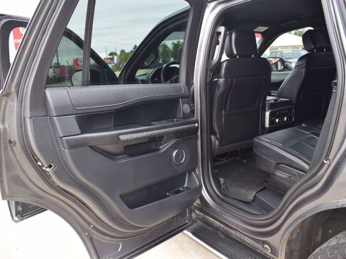 Used 2018 Ford Expedition XLT w/ Equipment Group 202A image 10