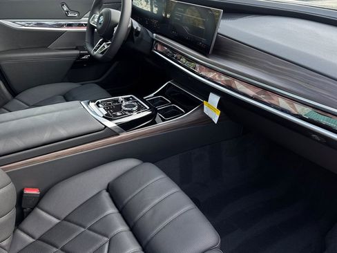 New 2026 BMW i7 xDrive60 w/ Executive Package image 16