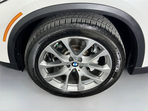 Used 2022 BMW X5 xDrive40i w/ Premium Package AWD/4WD image 31