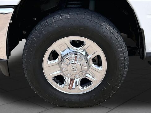 Used 2024 RAM 2500 Tradesman w/ Chrome Appearance Group AWD/4WD image 7