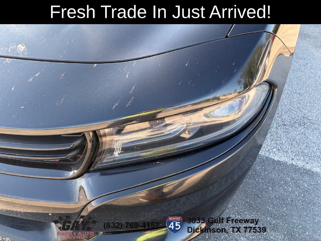 Used 2019 Dodge Charger SXT w/ Blacktop Package RWD image 4