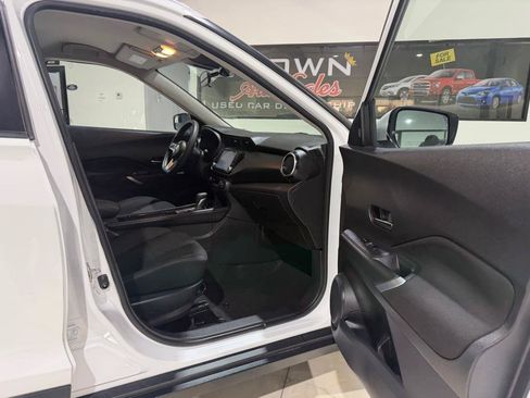 Used 2022 Nissan Kicks SV FWD image 16