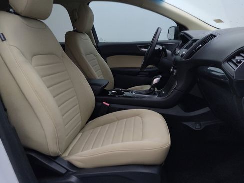 Used 2018 Ford Edge SE FWD image 21