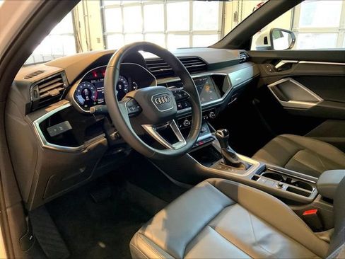 Used 2025 Audi Q3 2.0T Premium w/ Convenience Package AWD/4WD image 4