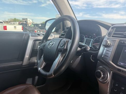 Used 2018 Toyota 4Runner Limited AWD/4WD image 17