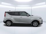 Used 2020 Kia Soul LX image 2