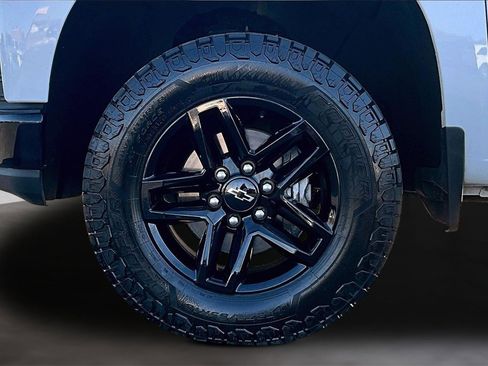 Used 2020 Chevrolet Silverado 1500 LT Trail Boss w/ Bed Protection Package image 9