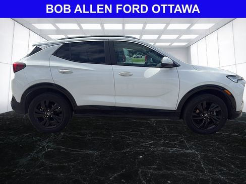 Used 2024 Buick Encore GX Sport Touring AWD/4WD image 6