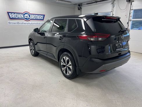 Used 2023 Nissan Rogue SV AWD/4WD image 2