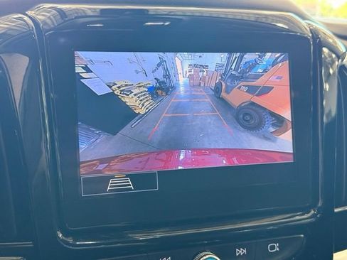 Used 2020 Chevrolet Traverse LT FWD image 15