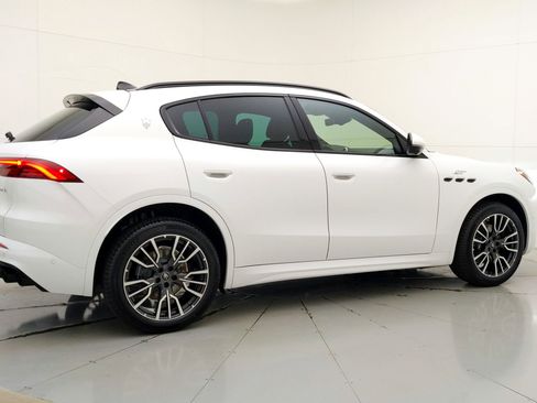 Used 2024 Maserati Grecale GT image 3
