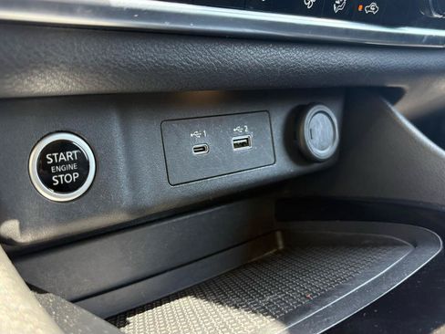 Used 2022 Nissan Rogue SV FWD image 23