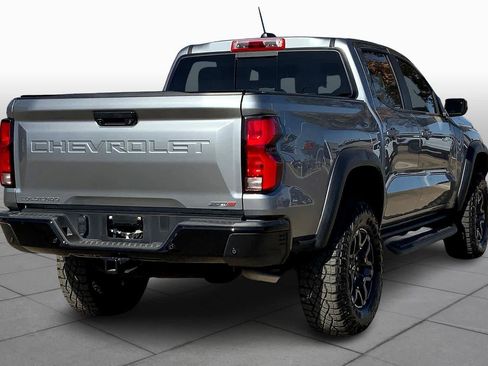 Used 2025 Chevrolet Colorado ZR2 w/ Technology Package image 12
