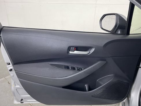 Used 2020 Toyota Corolla LE image 10