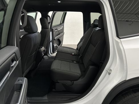 Used 2025 GMC Acadia Elevation FWD image 21