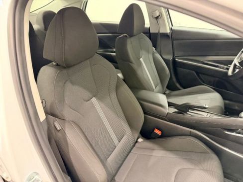 Used 2024 Hyundai Elantra SE image 28