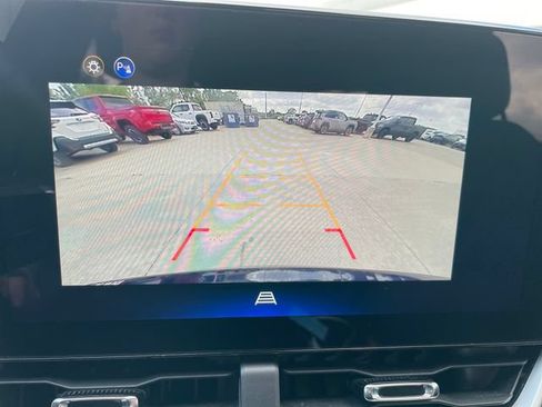 Used 2026 Chevrolet Equinox LT AWD/4WD image 15