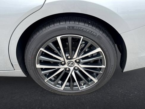 Used 2025 Lexus ES 350 w/ Premium Package FWD image 31