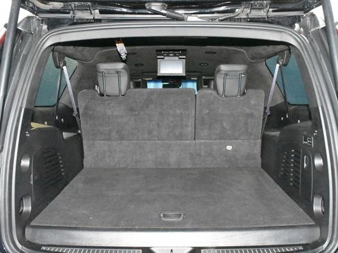 Used 2016 Cadillac Escalade ESV Platinum AWD/4WD image 26