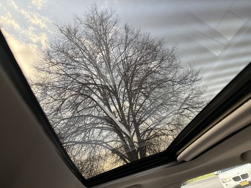 Used 2018 Toyota Avalon Limited image 21