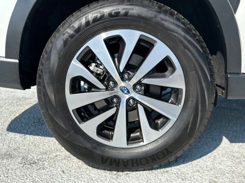 Certified 2025 Subaru Outback Premium w/ Popular Package #1A image 19