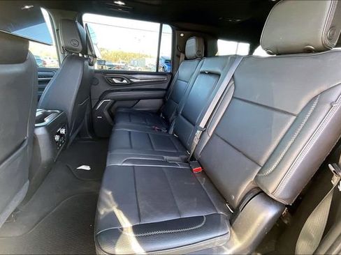 Used 2021 GMC Yukon XL Denali w/ Denali Premium Package image 27