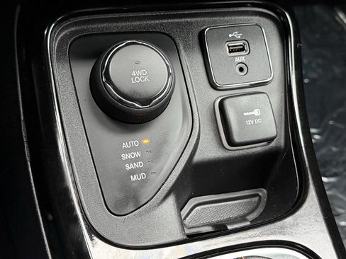 Used 2018 Jeep Compass Limited w/ Navigation Group image 29