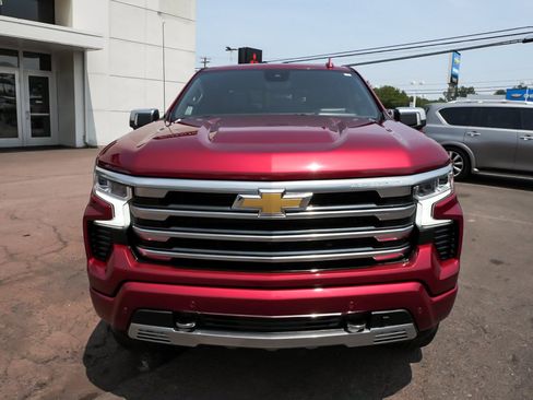 Used 2024 Chevrolet Silverado 1500 High Country w/ Technology Package AWD/4WD image 2