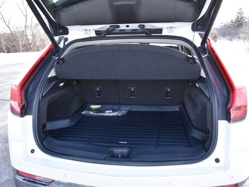 Used 2022 Cadillac XT4 Premium Luxury image 33