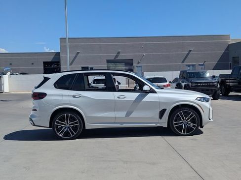 New 2026 BMW X5 xDrive40i w/ M Sport Package AWD/4WD image 5