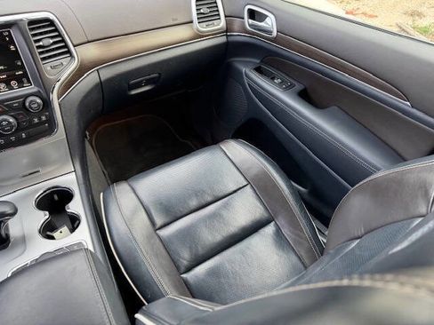 Used 2015 Jeep Grand Cherokee Overland AWD/4WD image 26