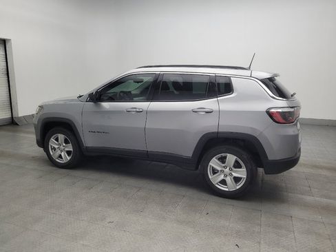 Used 2022 Jeep Compass Latitude w/ Sun and Sound Group AWD/4WD image 3
