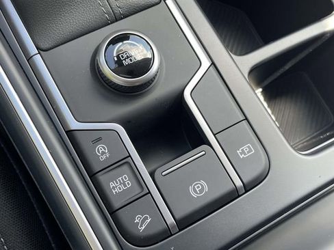 Certified 2026 Kia Sorento LX image 37