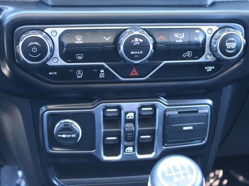 Used 2022 Jeep Wrangler Unlimited Sport AWD/4WD image 17