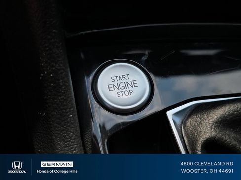 Used 2024 Volkswagen Taos SE FWD image 30