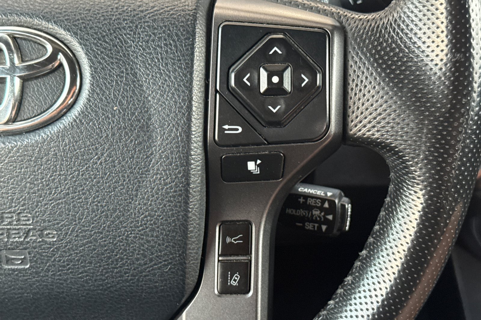 Used 2019 Toyota Tacoma TRD Off-Road AWD/4WD image 37
