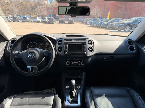 Used 2012 Volkswagen Tiguan S image 9