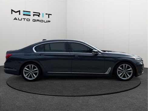 Used 2016 BMW 750i RWD image 9