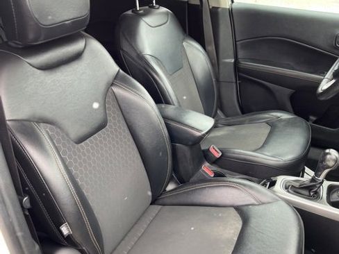 Certified 2019 Jeep Compass Latitude w/ Cold Weather Group image 15