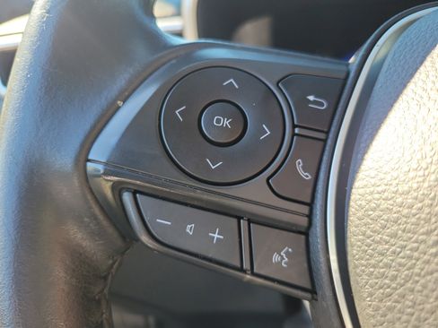 Used 2022 Toyota Corolla Cross XLE image 24