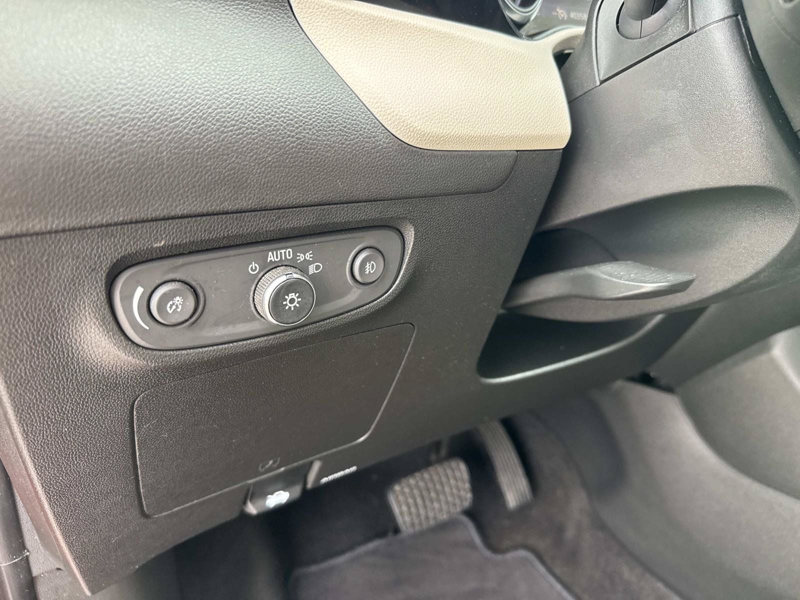 Used 2023 Buick Encore GX Preferred w/ Cold Weather Comfort Package FWD image 35