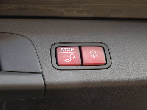 Used 2021 Mercedes-Benz GLS 450 4MATIC image 13