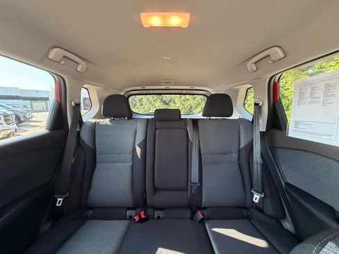 Used 2023 Nissan Rogue SV AWD/4WD image 3
