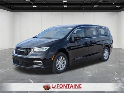 New 2026 Chrysler Pacifica Select
