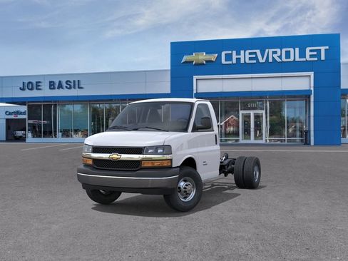 New 2026 Chevrolet Express 3500 w/ Power Convenience Package RWD image 8