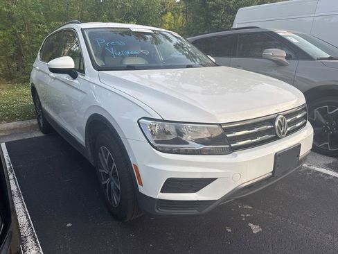 Used 2020 Volkswagen Tiguan SE image 4