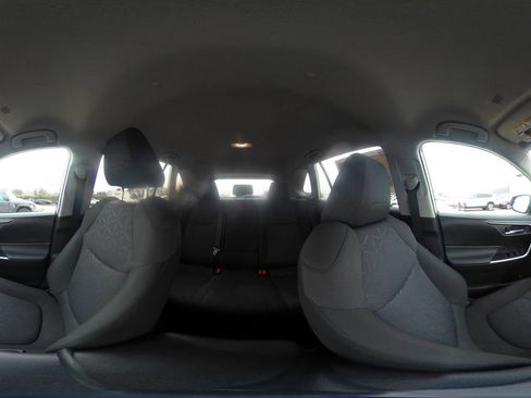 Used 2025 Toyota RAV4 XLE image 42